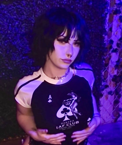 𝚆𝚘𝚖𝚎𝚗'𝚜 𝙸𝙰𝙵 𝙲𝚕𝚞𝚋 𝙲𝚘𝚗𝚝𝚛𝚊𝚜𝚝 𝚂𝚝𝚛𝚒𝚙𝚎𝚜 𝚂𝚕𝚎𝚎𝚟𝚎 𝚃-𝚂𝚑𝚒𝚛𝚝
